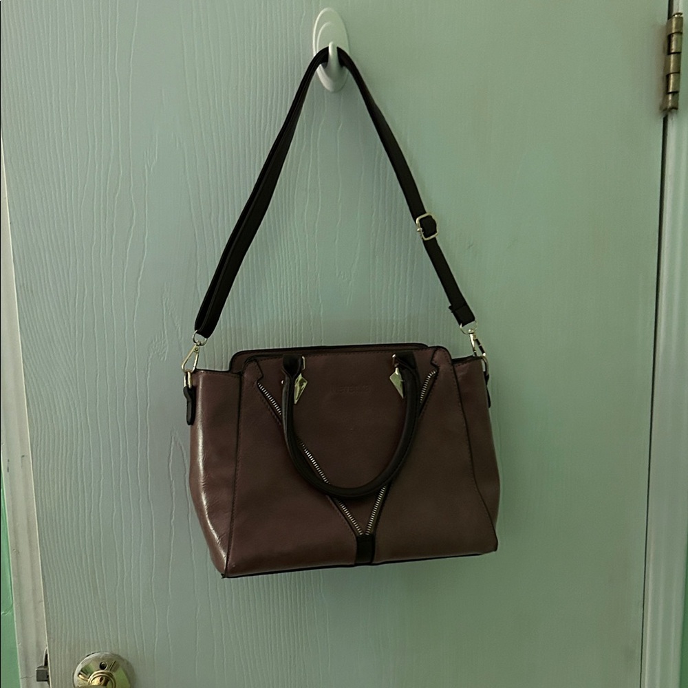 Chic Brown Shoulder Bag